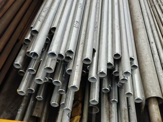 ASTM A192 Tubes à chaudière sans soudure à haute pression peintes en noir pour une utilisation industrielle