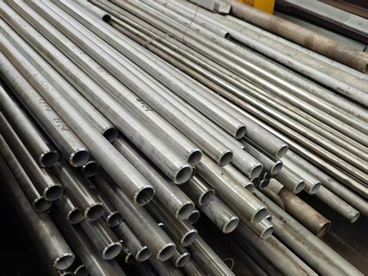 ASTM A192 Tubes à chaudière sans soudure à haute pression peintes en noir pour une utilisation industrielle