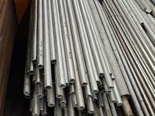 ASTM A192 Tubes à chaudière sans soudure à haute pression peintes en noir pour une utilisation industrielle