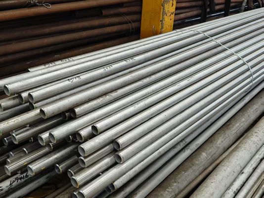ASTM A192 Tubes à chaudière sans soudure à haute pression peintes en noir pour une utilisation industrielle