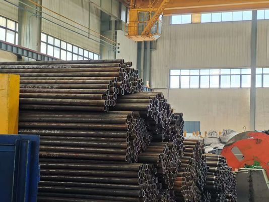 Tubes de chaudière en acier au carbone sans soudure personnalisées pour chaudières haute pression