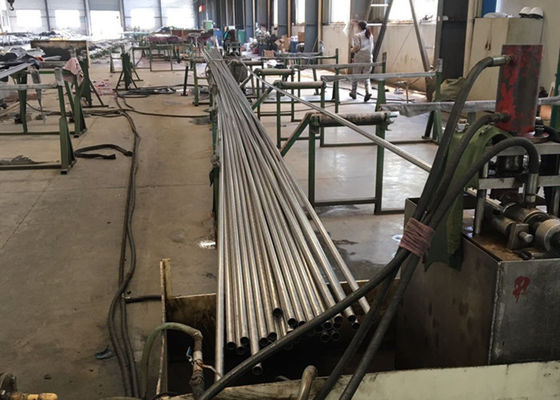 Les tubes de chaudière sans couture d'ASME SB677 UNS N08904 TP904L ont recuit la surface marinée