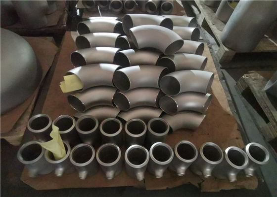 Le bout TP304 sans couture a soudé le montage de tuyau égal de pièce en t de 110mm verni